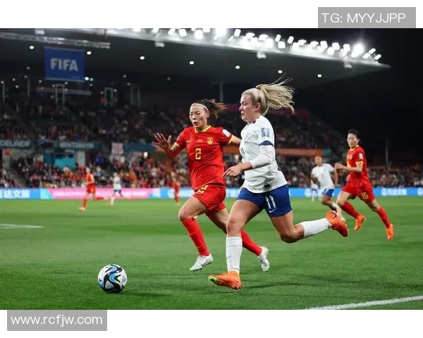 全球足球明星队员汇聚各国风采展现球场魅力与激情